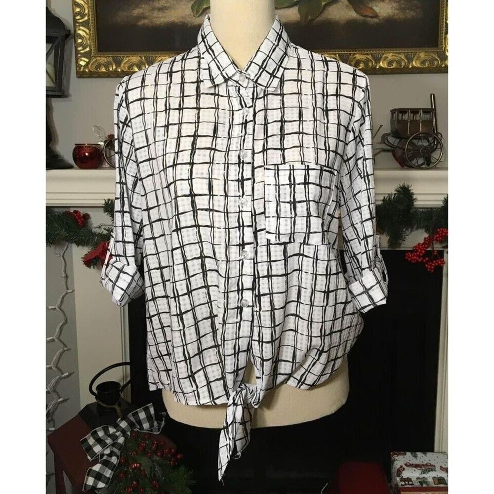 Jon & Anna Contemporary Women’s Button Down Front Tie Shirt Size Small